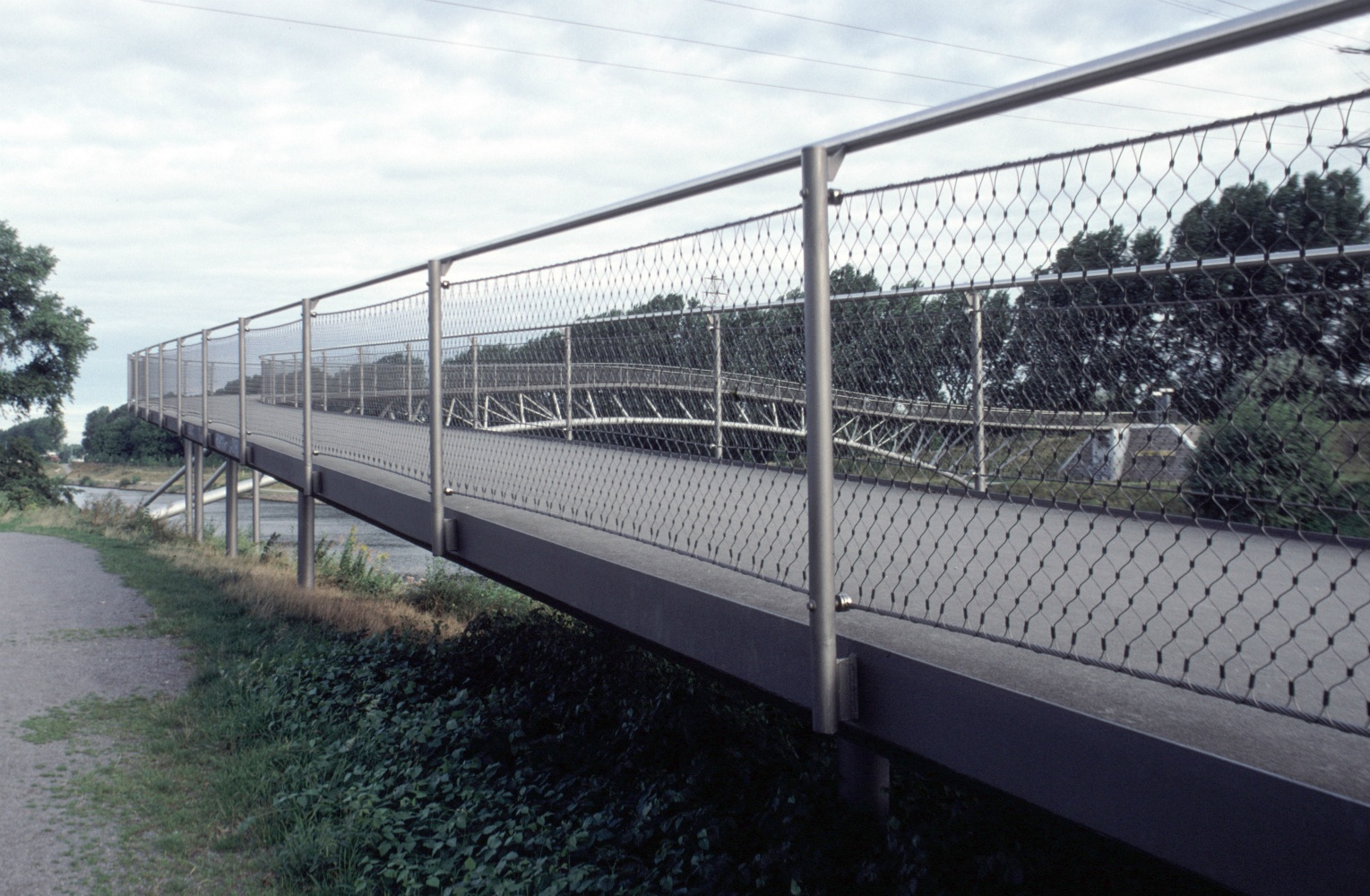 Oberhausen: Ripshorst-Steg über Rhein-Herne-Kanal (Schlaich, Bergermann + Partner 1997)